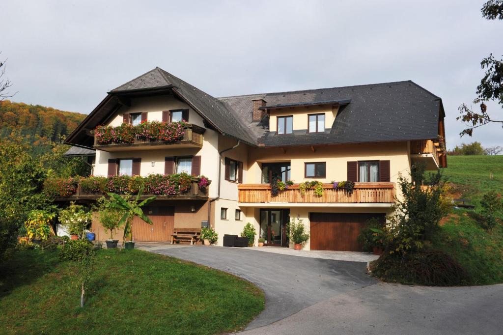Gasthaus - Gaestehaus Schusterbauer Rein Екстер'єр фото